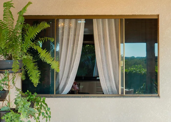 Casa de Campo Mimosa Flor- 4quartos, 3banheiros, 15 minutos das Cataratas e Aeroporto, piscina, churrasqueira, bilhar, espaço ao ar livre privativo, calmo e tranquilo